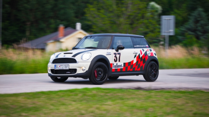 TEST MINI COOPER S JOHN COOPER WORKS R56