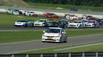 FOTO: VEĽKÁ CENA SLOVENSKEJ REPUBLIKY A FIA GT3 NA SLOVAKIA RINGU