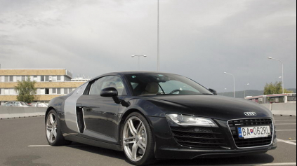 TEST: AUDI R8 4.2 FSI QUATTRO R-TRONIC