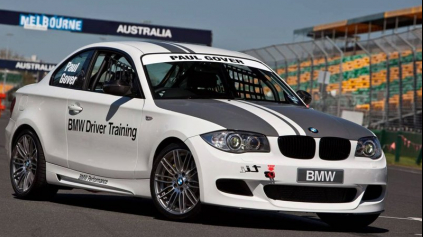 BMW 135 TII VS HOLDEN V8 SUPERCAR A F1