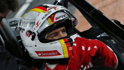 VETTEL VYHRAL RACE OF CHAMPIONS