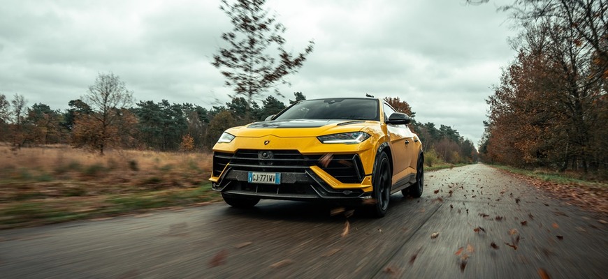 Veľká zvolávacia akcia Lamborghini. Športovému SUV môže pri vysokej rýchlosti vyletieť kapota!