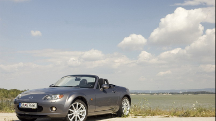 TEST: MAZDA MX-5 2.0I HARDTOP REVOLUTION