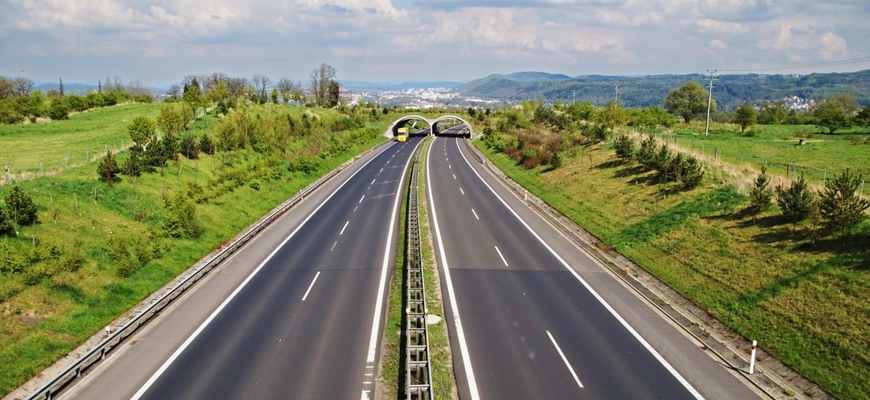 Tento rok vraj dostaneme 50 km diaľnic. Kto dohliadne na ich kvalitu?