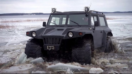 HUNTA OVERCOMER JE PLÁVAJÚCI OFFROAD Z BIELORUSKA