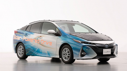 SOLÁRNA TOYOTA PRIUS PHV SI ZA DEŇ „VYROBÍ“ DOJAZD 44,5 KM