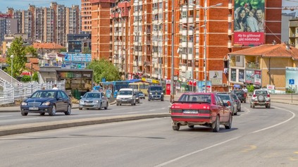 KONIEC VOJNY O ŠPZKY: KOSOVO NEBUDE ZABAVOVAŤ AUTÁ, SRBI STOPNÚ VYDÁVANIE NOVÝCH TABULIEK