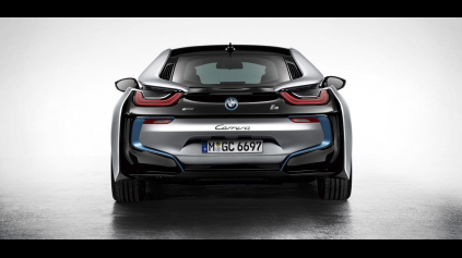 VIDÍŠ TO TIEŽ? BMW I8 RODÍ PORSCHE 911