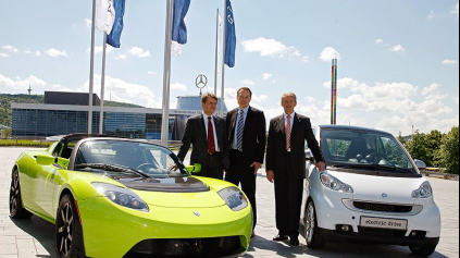 DAIMLER VSTÚPIL DO TESLA MOTORS