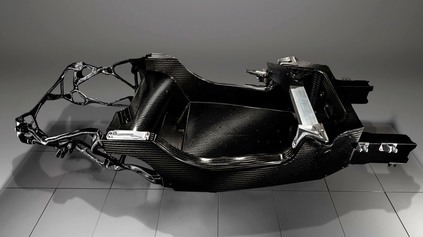 NOVÁ KARBÓNOVÁ PLATFORMA OD DODÁVATEĽA F1. TVRDÍ, ŽE JE DOSTUPNÁ NIELEN PRE SUPERŠPORTY