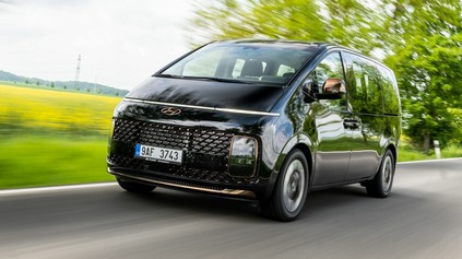 HYUNDAI STARIA PRIŠIEL O NAFTOVÝ MOTOR, NAMIESTO NEHO SI KÚPITE UŽ LEN HYBRIDNÝ POHON