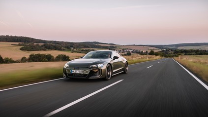 NAJVÝKONNEJŠIE SÉRIOVE AUDI: MODEL RS E-TRON GT DOSTAL PRÍVLASTOK PERFORMANCE A VÝKON 680 KW!