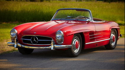 MERCEDES 300 SL ROADSTER OSLAVUJE 60 ROKOV