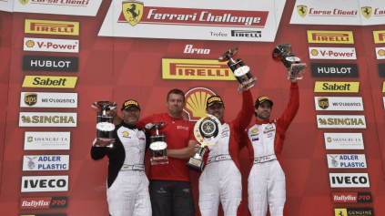 FANTASTICKÉ! TOMÁŠ KUKUČKA VYHRAL PRETEKY FERRARI CHALLENGE V BRNE