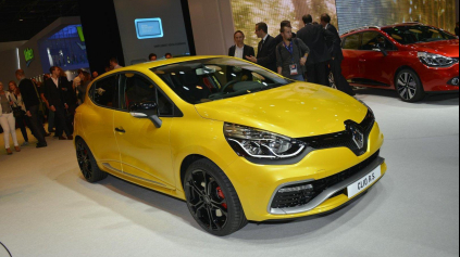 RENAULT CLIO RS MÁ TURBO, AUTOMAT A ZVUK Z REPRODUKTOROV