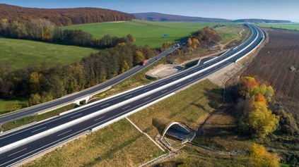 NOVÁ DIAĽNICA ZO ŽILINY V ĎALŠEJ FÁZE! RANNÉ KOLÓNY SKONČIA, KAMIÓNY ZMIZNÚ Z KYSUCKÝCH OBCÍ