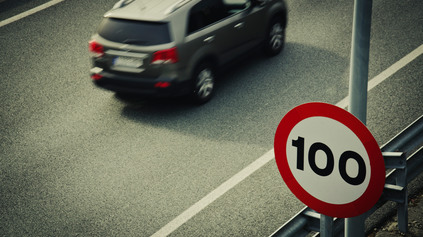 NAJVYŠŠIA RÝCHLOSŤ NA DIAĽNICI DO 100 KM/H? VEDCI ODHALILI EKOLOGICKÚ LOŽ!