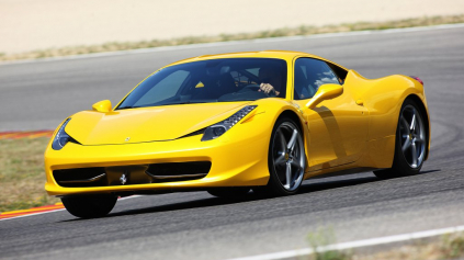 FERRARI UČÍ VODIČOV, AKO POUŽÍVAŤ 458 ITALIA