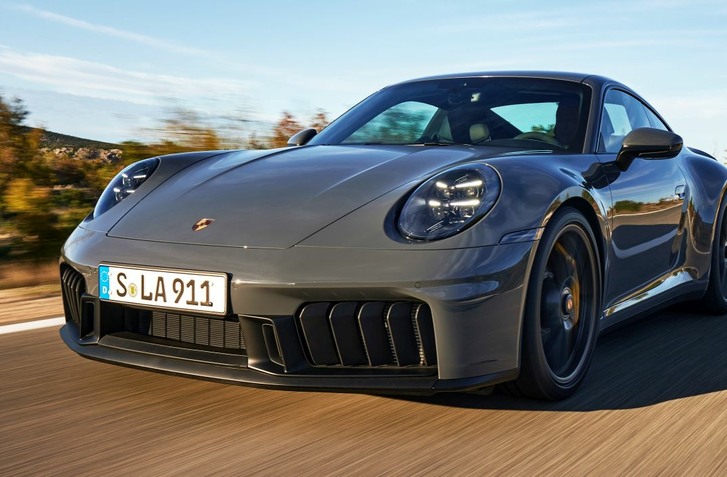 HYBRIDNÉ PORSCHE 911 CARRERA GTS JE REALITOU! NOVÝ VÄČŠÍ MOTOR, ELEKTRICKÉ TURBO A 541 KONÍ