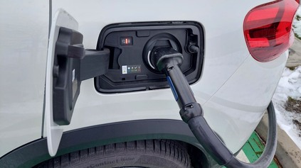 NOVÝ PROBLÉM PRE ELEKTROMOBILY NA SLOVENSKU: MOTORISTOM VEĽMI PREKÁŽA, FIASKO SI VŠIMLO ZAHRANIČIE