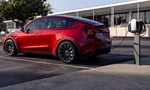 Prvé miesto v rebríčku európskych predajov nových áut opäť drží starý známy. Tesla Model Y padá