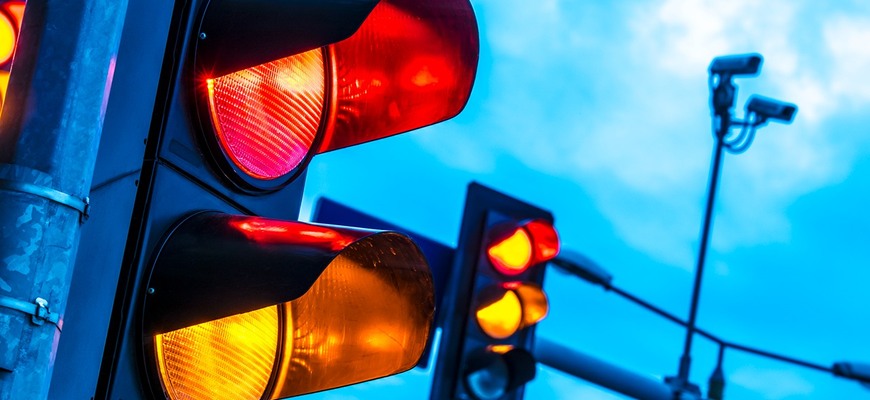 Nové semafory fungujú inak, ako vodiči čakajú. Prečo sa prepínajú odlišne a kde sú?
