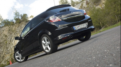 TEST: OPEL ASTRA GTC 1,6 TURBO