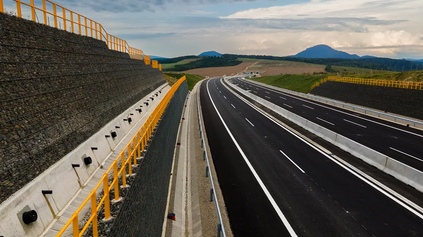 SKLAMANIE! OTVORILI 4 KILOMETRE DIAĽNIC, IBA V JEDNOM REGIÓNE SR ROZŠÍRILI TENTO ROK RÝCHLE CESTY