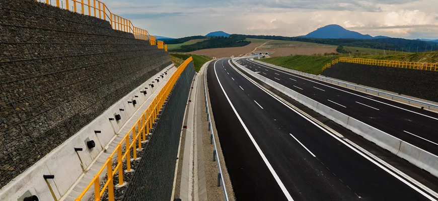 Sklamanie! Otvorili 4 kilometre diaľnic, iba v jednom regióne SR rozšírili tento rok rýchle cesty