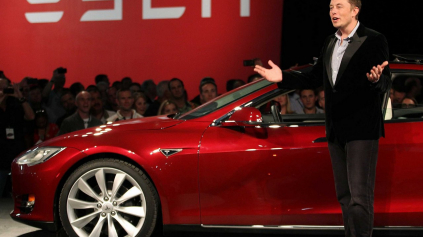 TESLA STAVIA ELEKTROČERPAČKY NAPRIEČ CELÝM USA