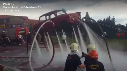 ZÁBAVA HASIČOV MÔŽE DOPADNÚŤ AJ TAK, ŽE LIETA TRABANT