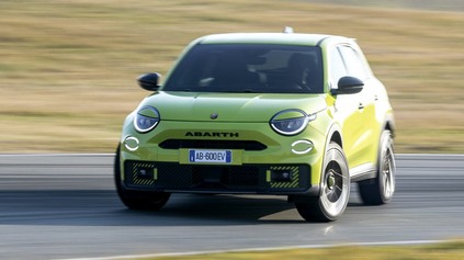 NOVÝ ABARTH 600E MÁ PRVÉ CENY. VO VRCHOLNEJ VERZII ATAKUJE HRANICU 50 TISÍC EUR