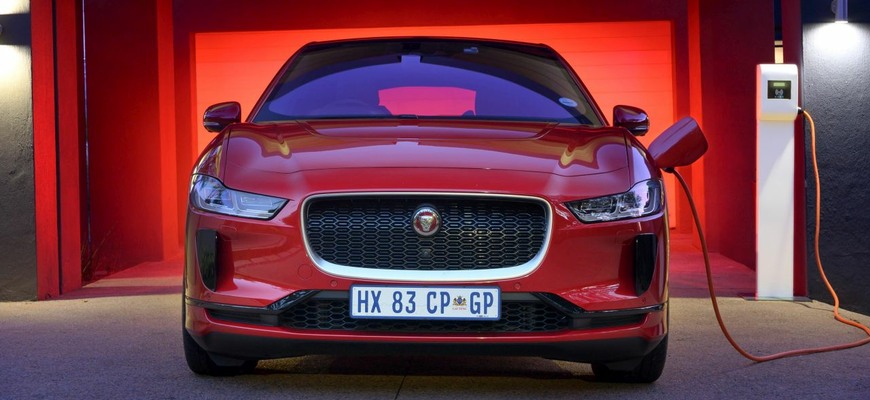 Elektrický Jaguar I-Pace má problém. Automobilka varuje, auto môže zhorieť, neparkujte ním doma